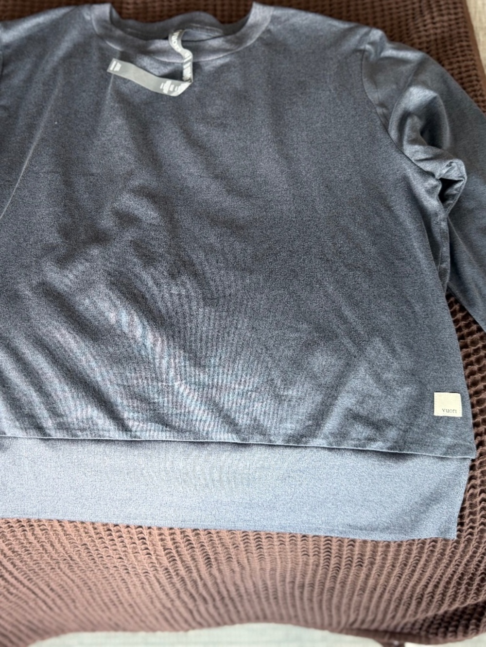 Vuori Long Sleeve Daydream Crew Top in Blue Heather Gray